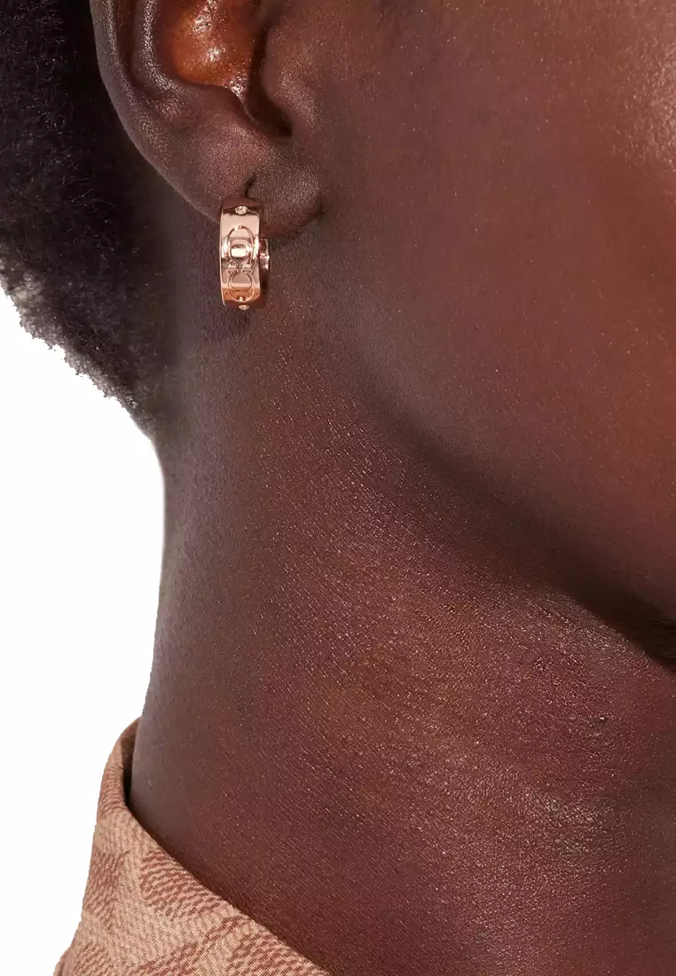 Signature Huggie Earrings In Rose Gold CI901