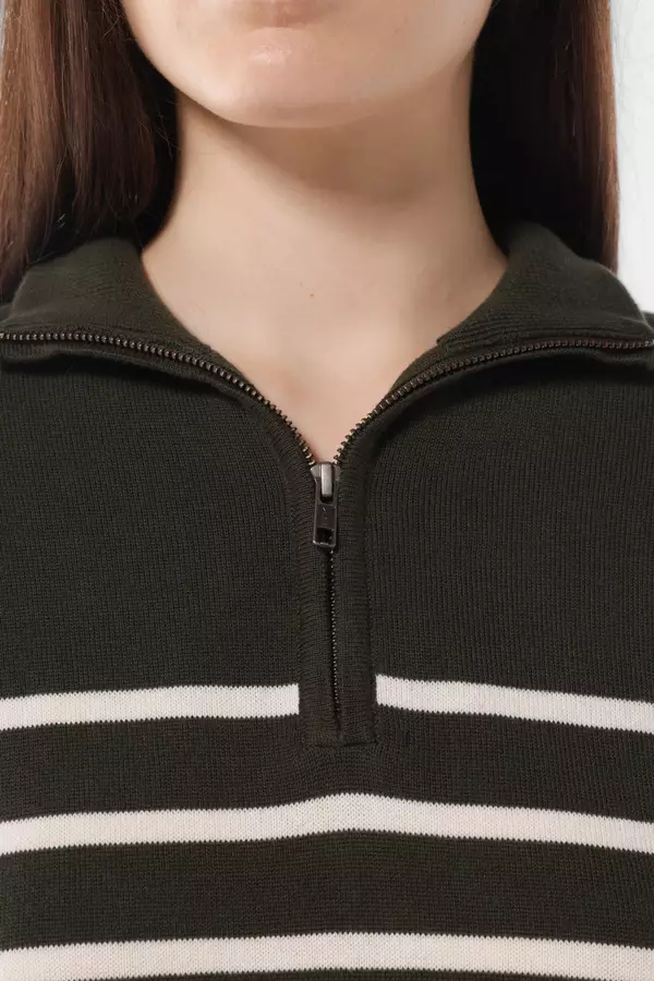 MINIMAL - Reeny - Sweater Rajut Zipper Motif Garis - Green