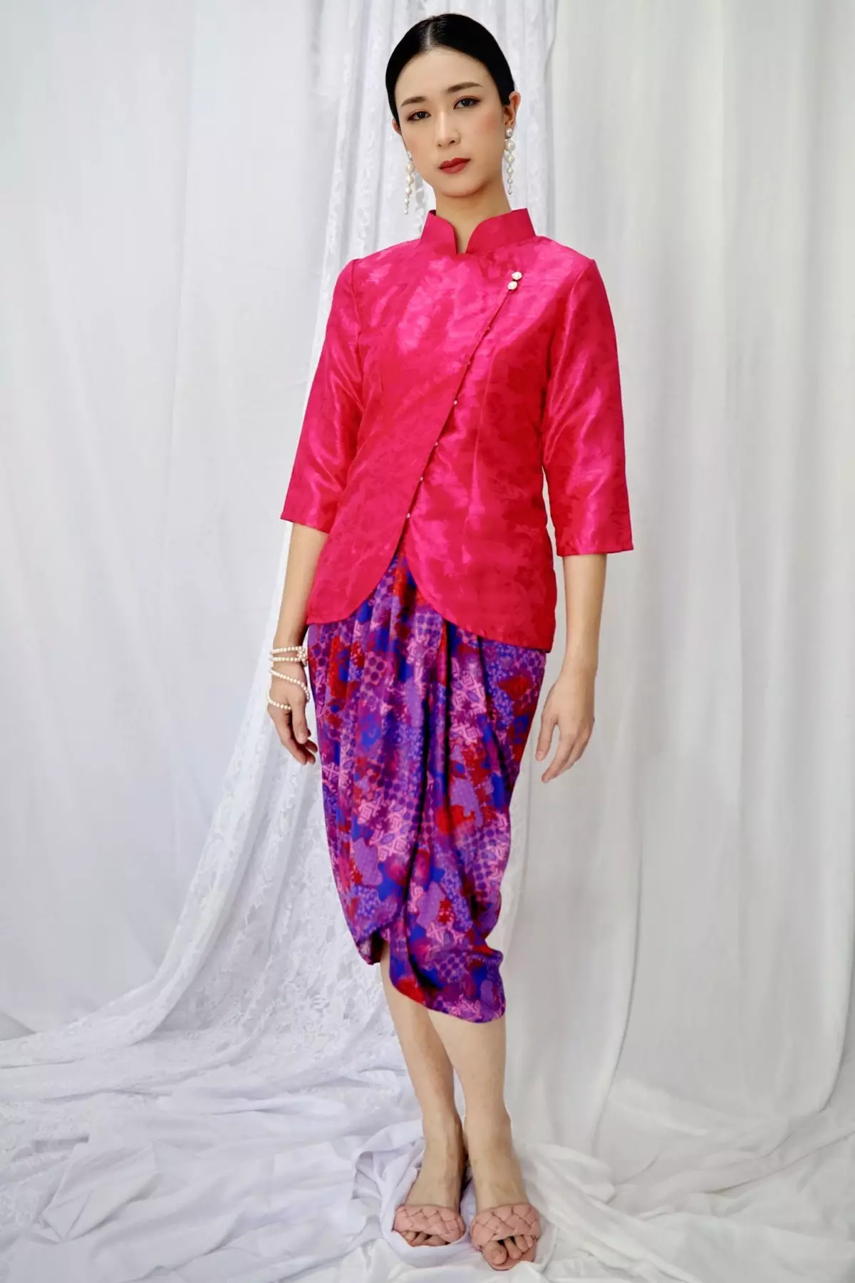 Devika Jaquard Magenta Kebaya Janggan
