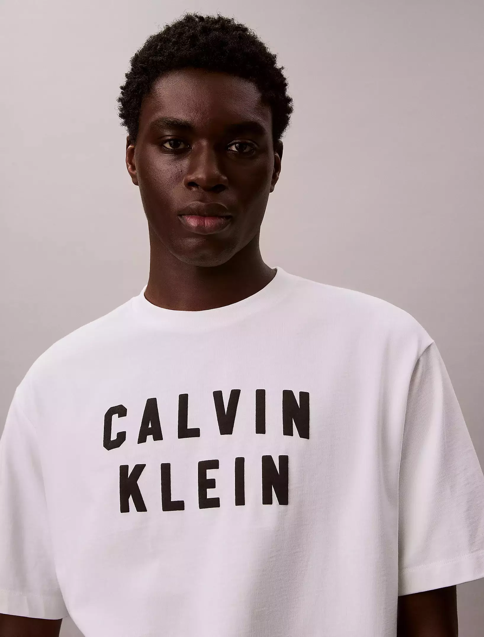 Calvin Klein - 16S MARCH GRAPHIC SEASONAL FASHION RANGE