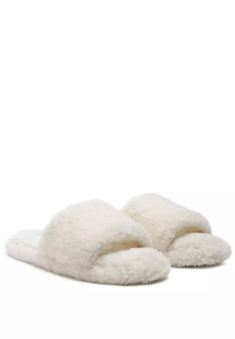 White fuzzy clearance slippers