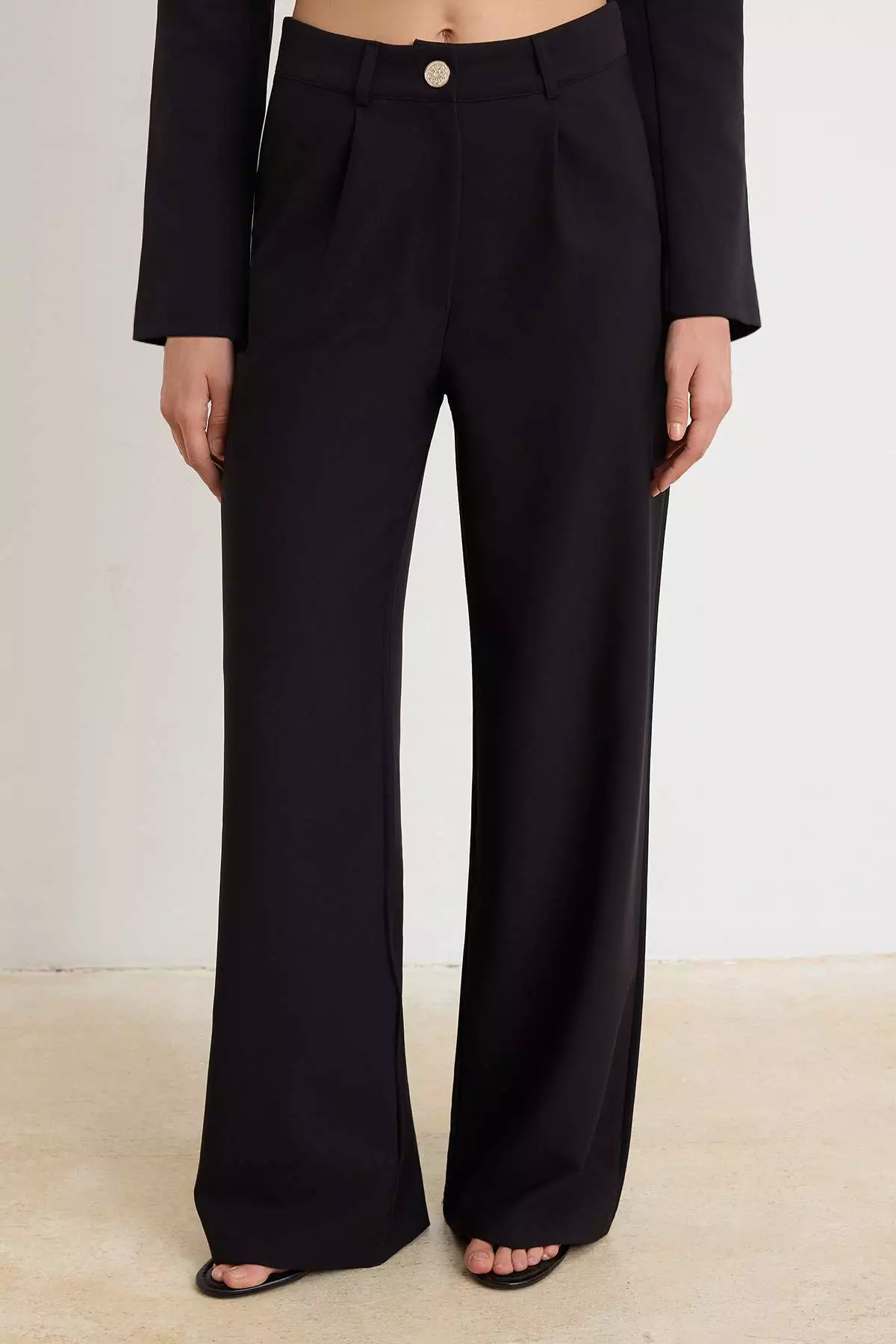 Black Woven Bottom - Top Set Twoaw26Au145