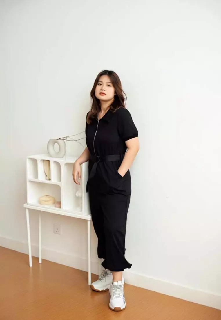 SPORTY JUMPSUIT WITH BELT