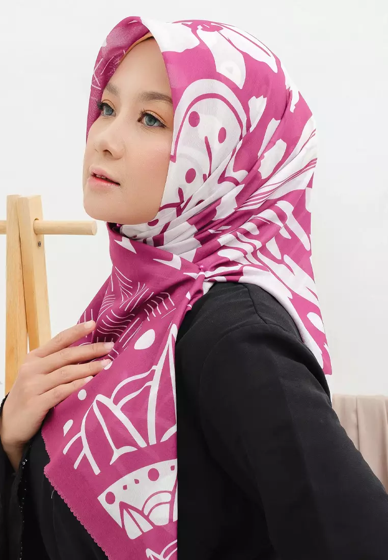 Malaya Signature Square Voile Scarf Hijab Segi Empat Magenta