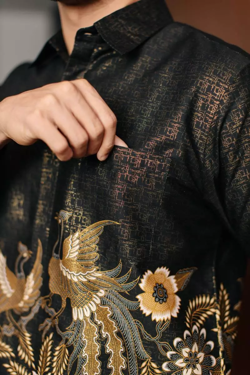 Kalyna Black Kemeja Pria  Panjang Regular Fit Furing Foil