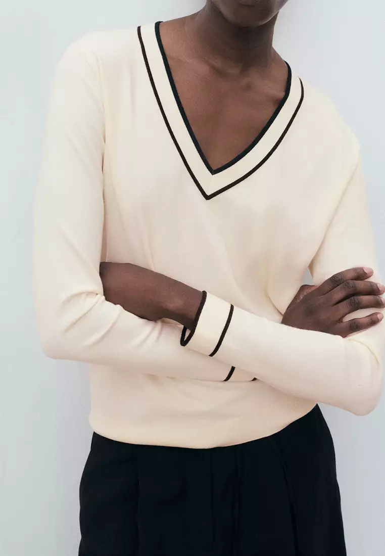 Contrasting V-Neck Sweater