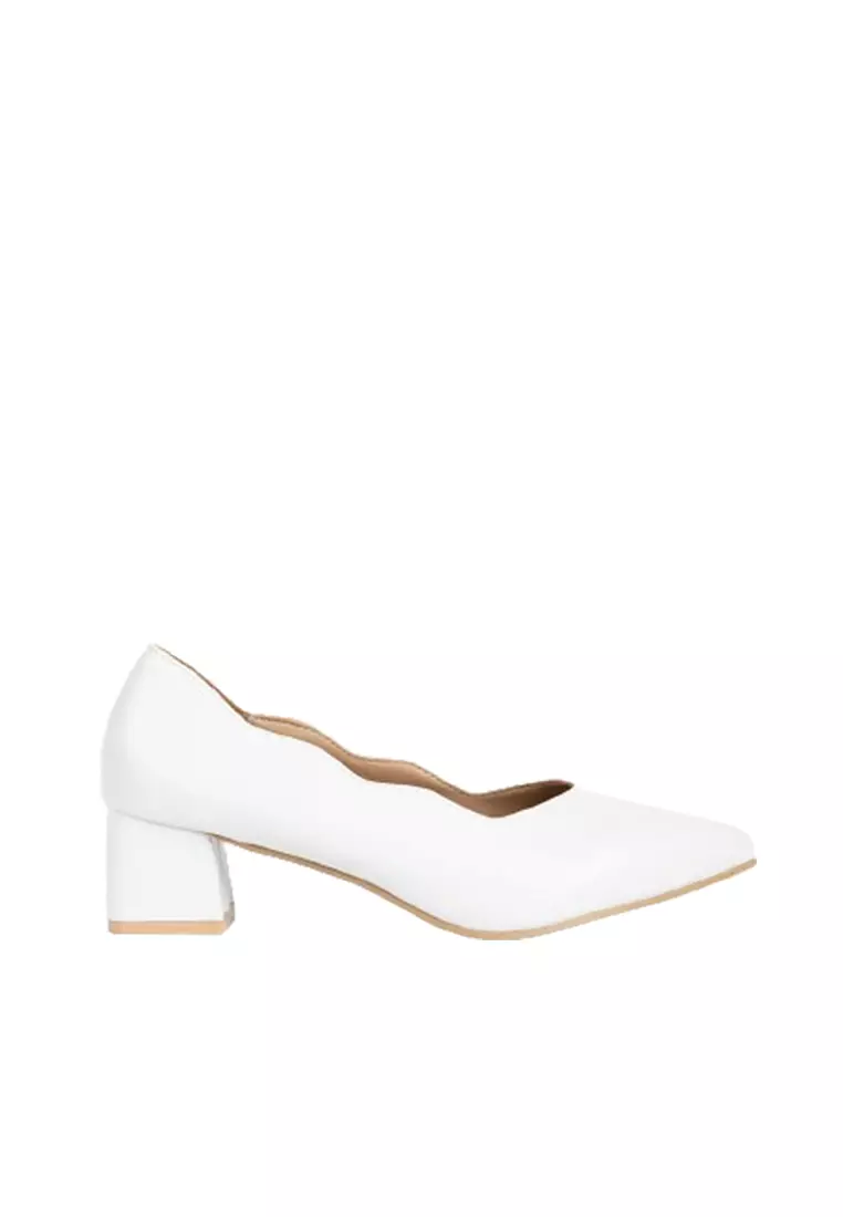 Discount on Happy2u  shoes - SKU: Clover Scallop Pointed Heels
