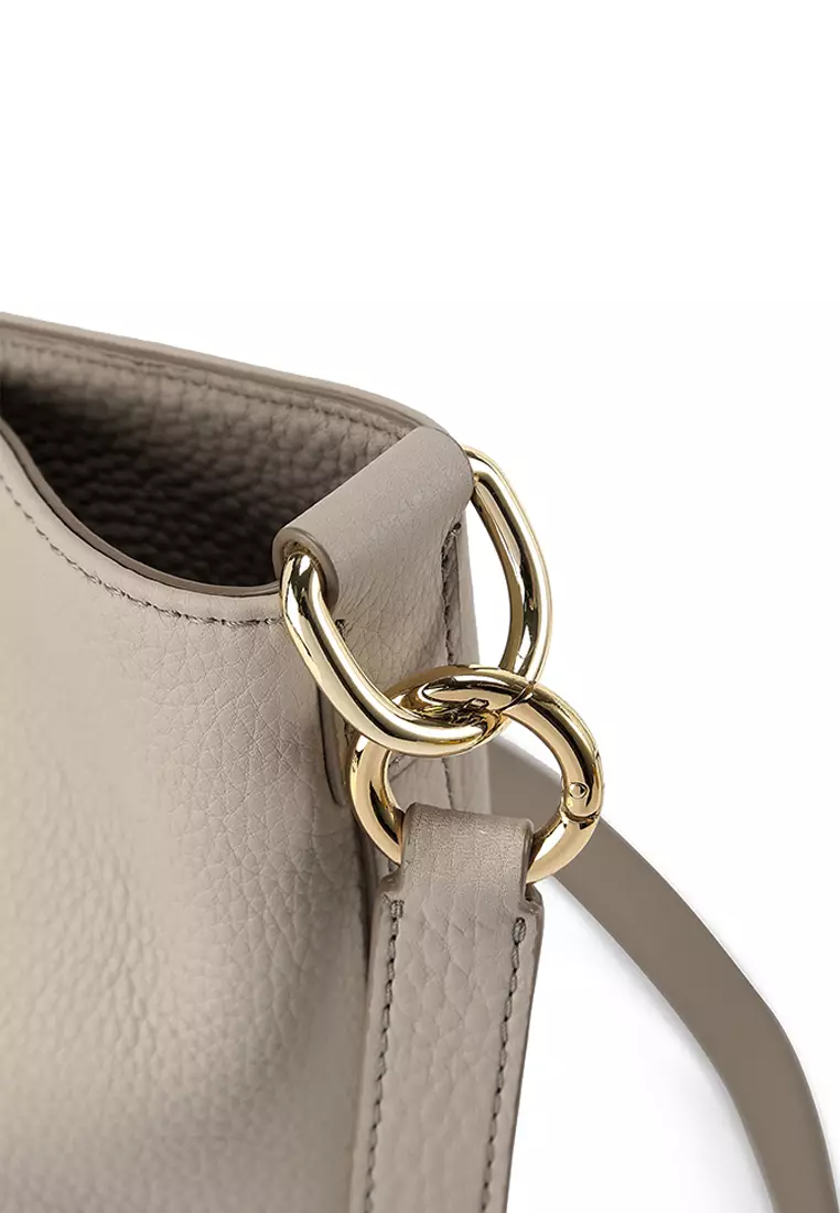 ORUKAMI Convertible Soft Bucket Bag - Almond