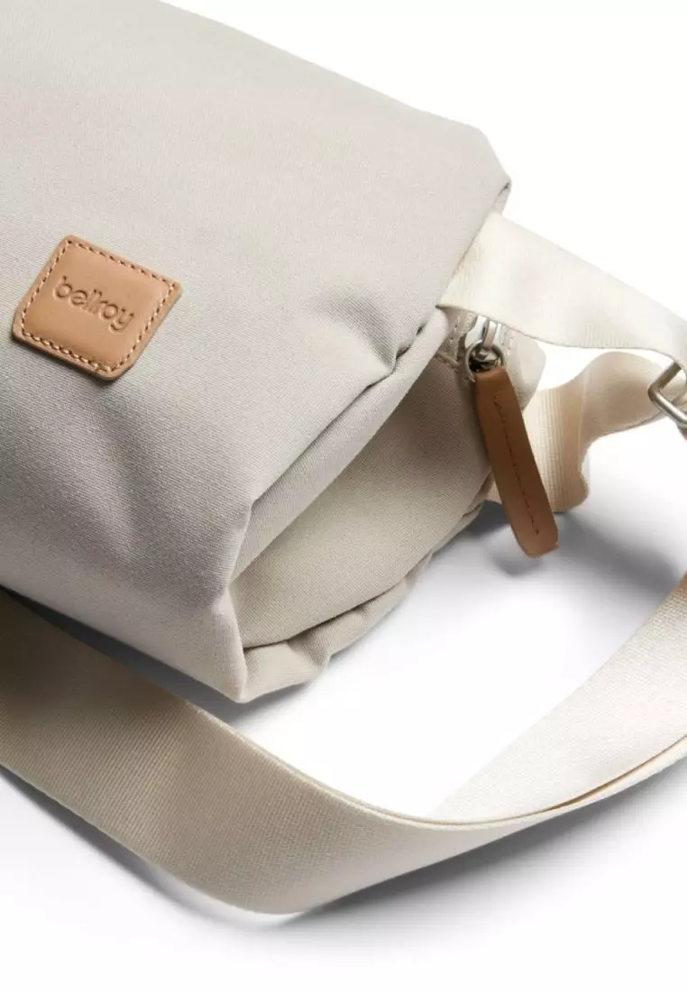 Bellroy Classic Sling 7L - Tahini
