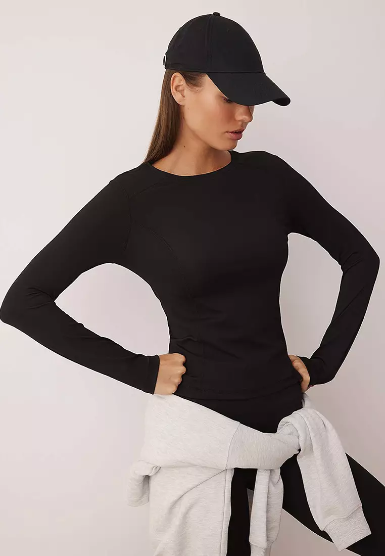 Black Stitch Detailed Diver/Scuba Fabric Sports Top/Blouse Thmaw26Bz00004