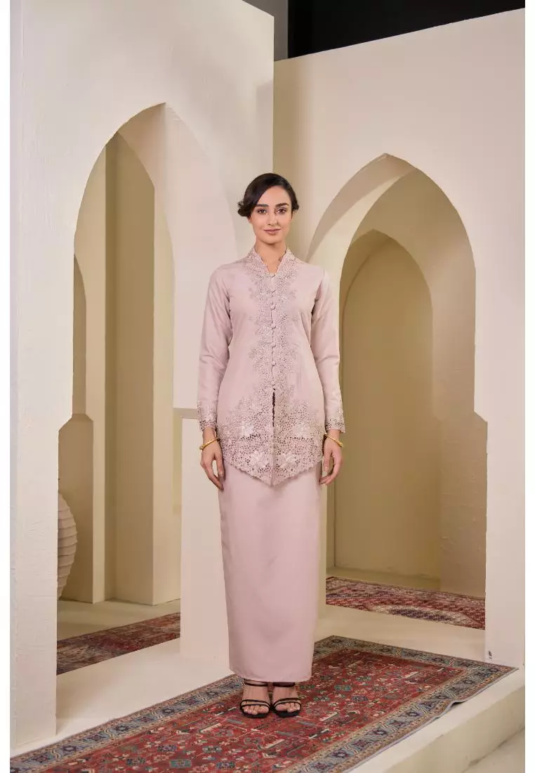 Kebaya Sulam Kaleela