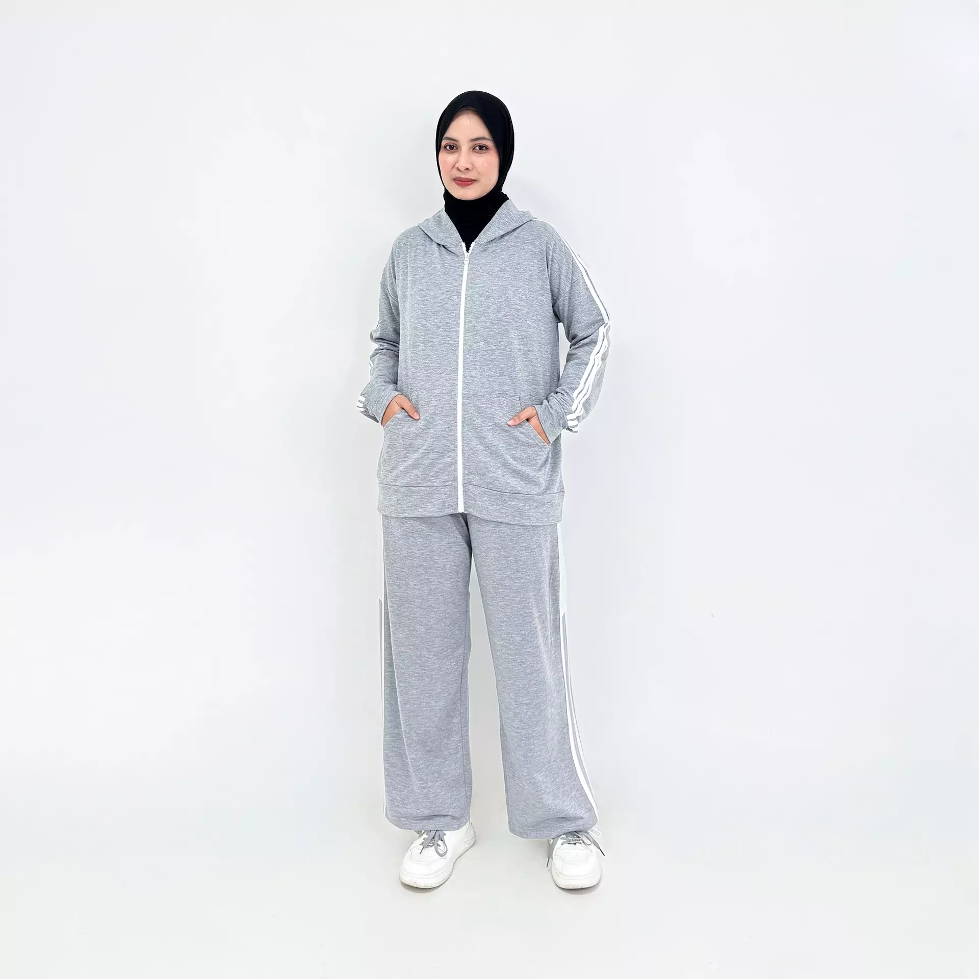 Setelan Training Sporty Amita ABU MUDA