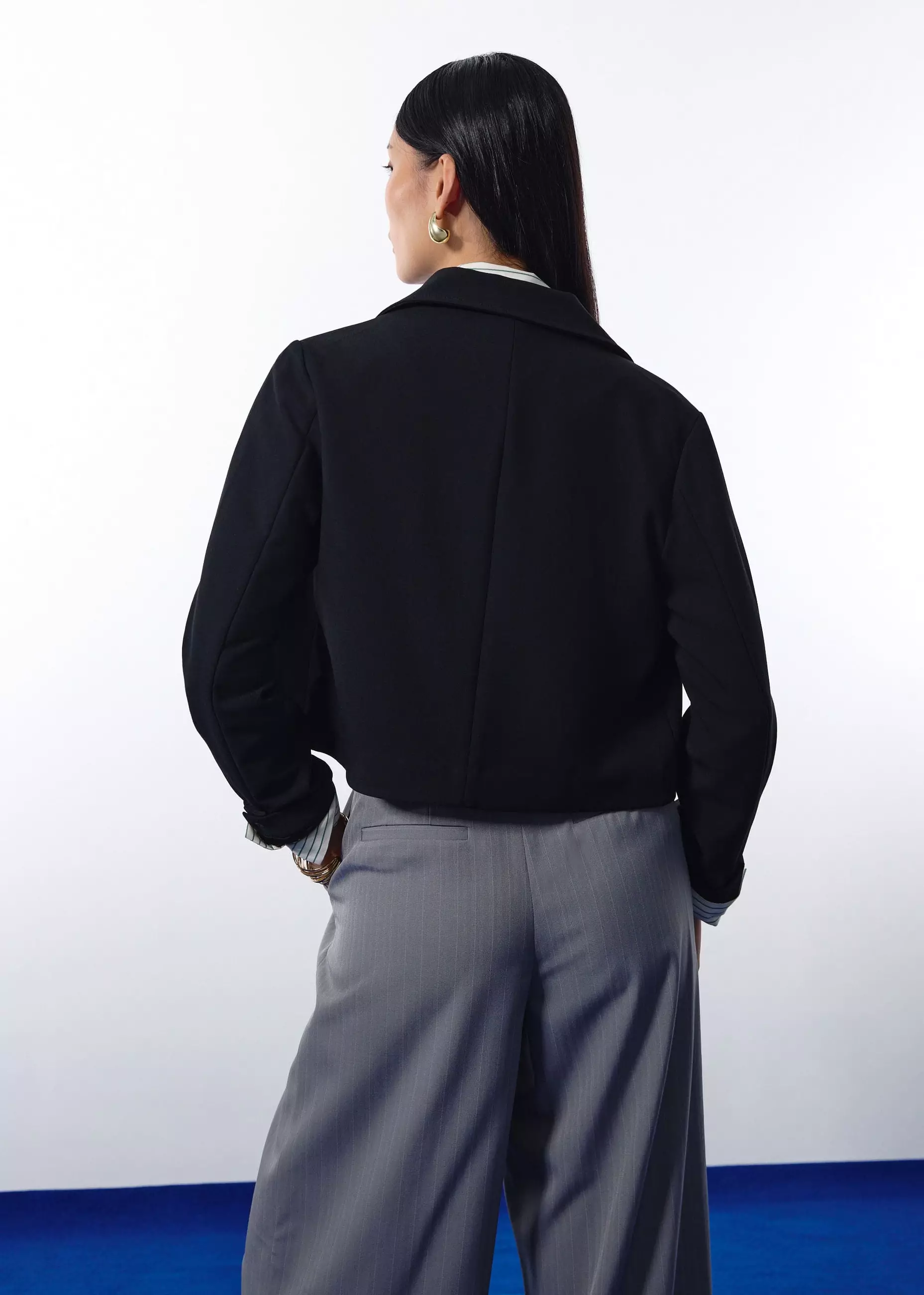 Jaket Wanita - RuchedReady® Relaxed Collared Crop Jacket