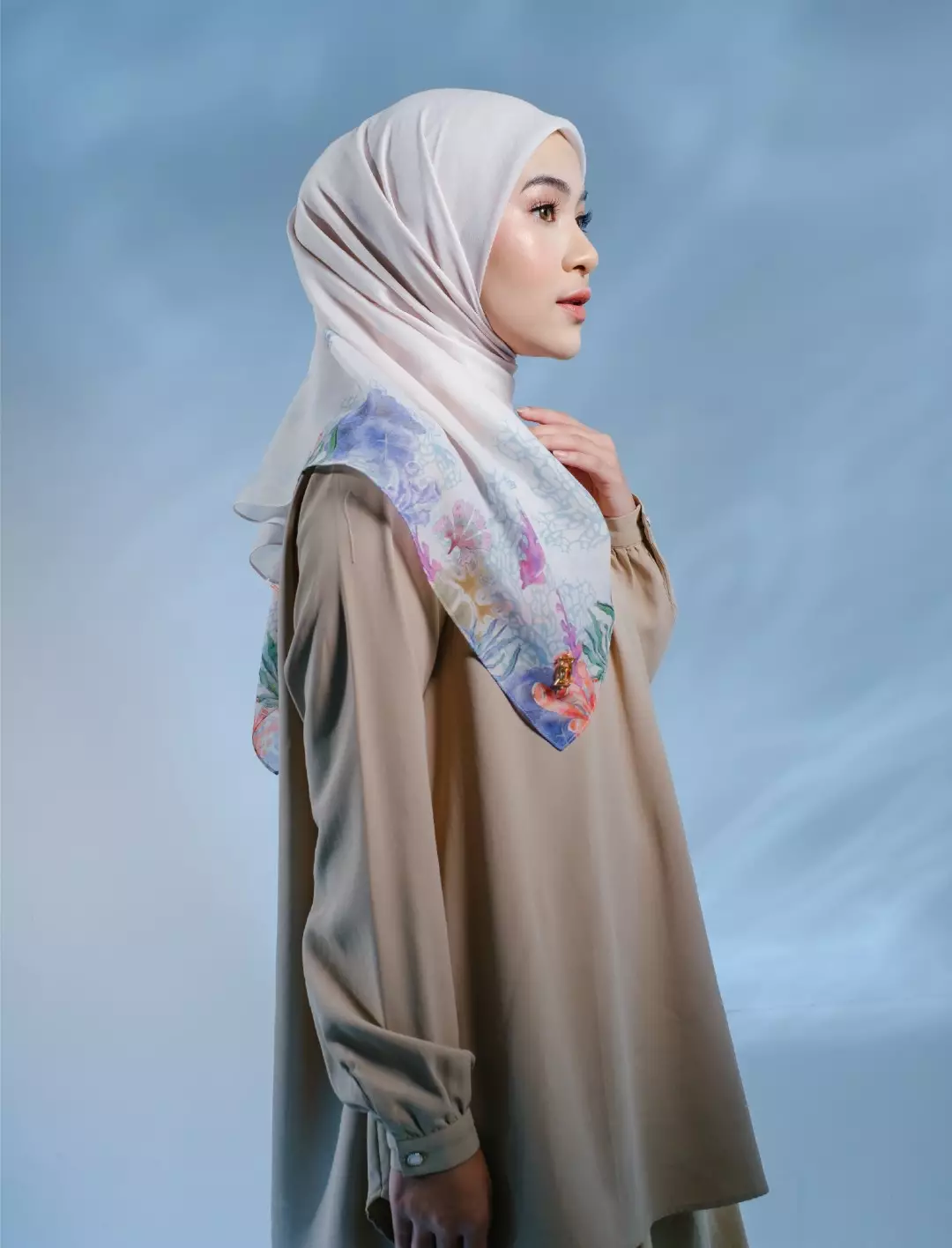 CASPIA Scarf Sand - Kerudung Hijab Segiempat Motif With BOX - Bahan Nesla - Ukuran 115x115