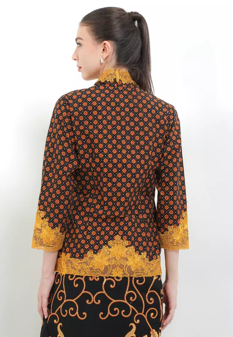 Embroidery Kebaya 7/8-Sleeve>Rancang Sirih
