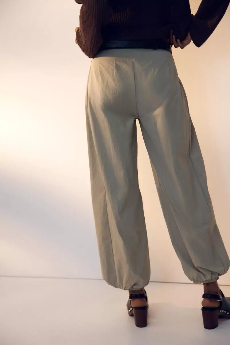 Balloon-leg nylon trousers