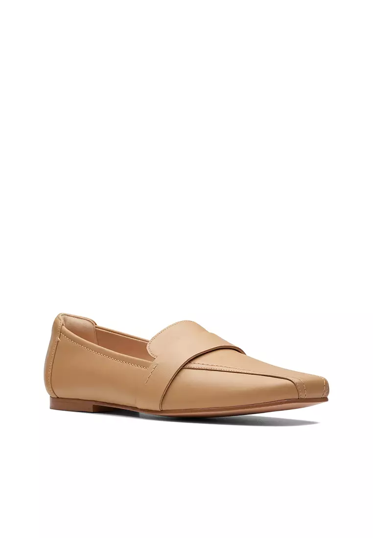 Discount on Clarks  shoes - SKU: Seren Flat Loafer Camel
