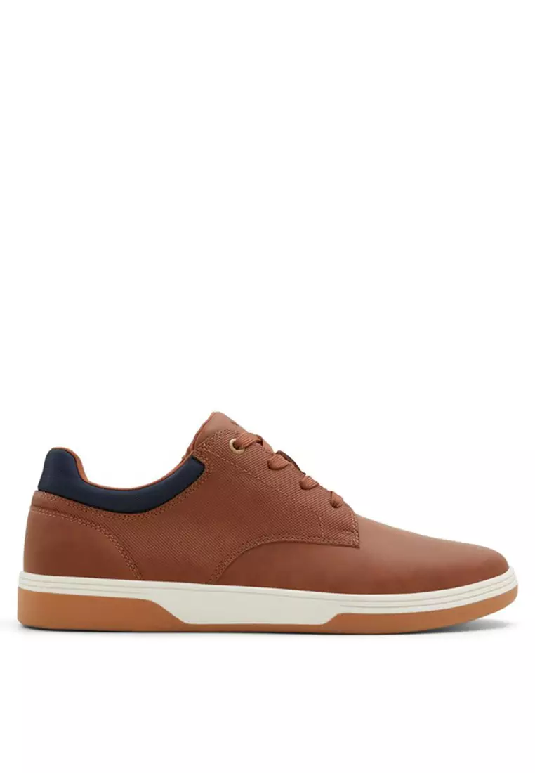 Clarks step isle clearance