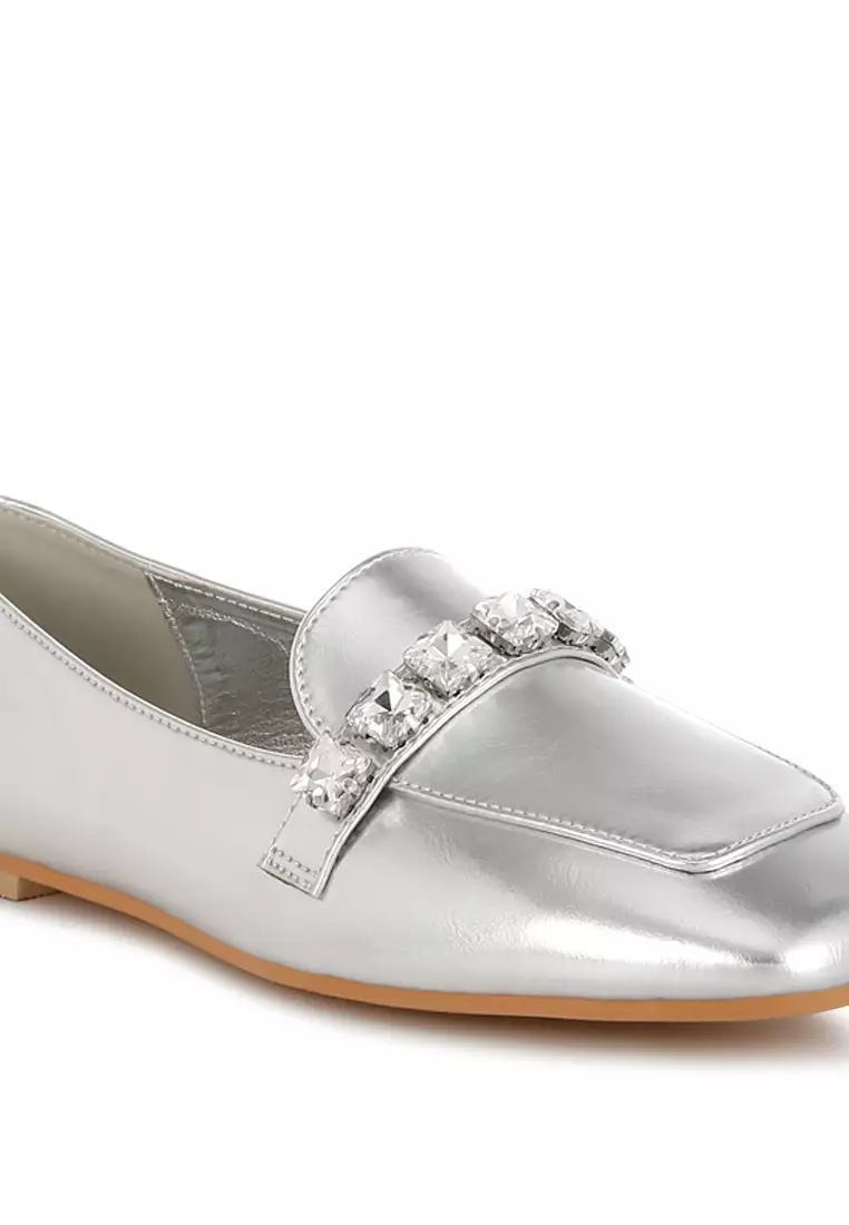 Sepatu Tali Diamante Metalik Warna Perak