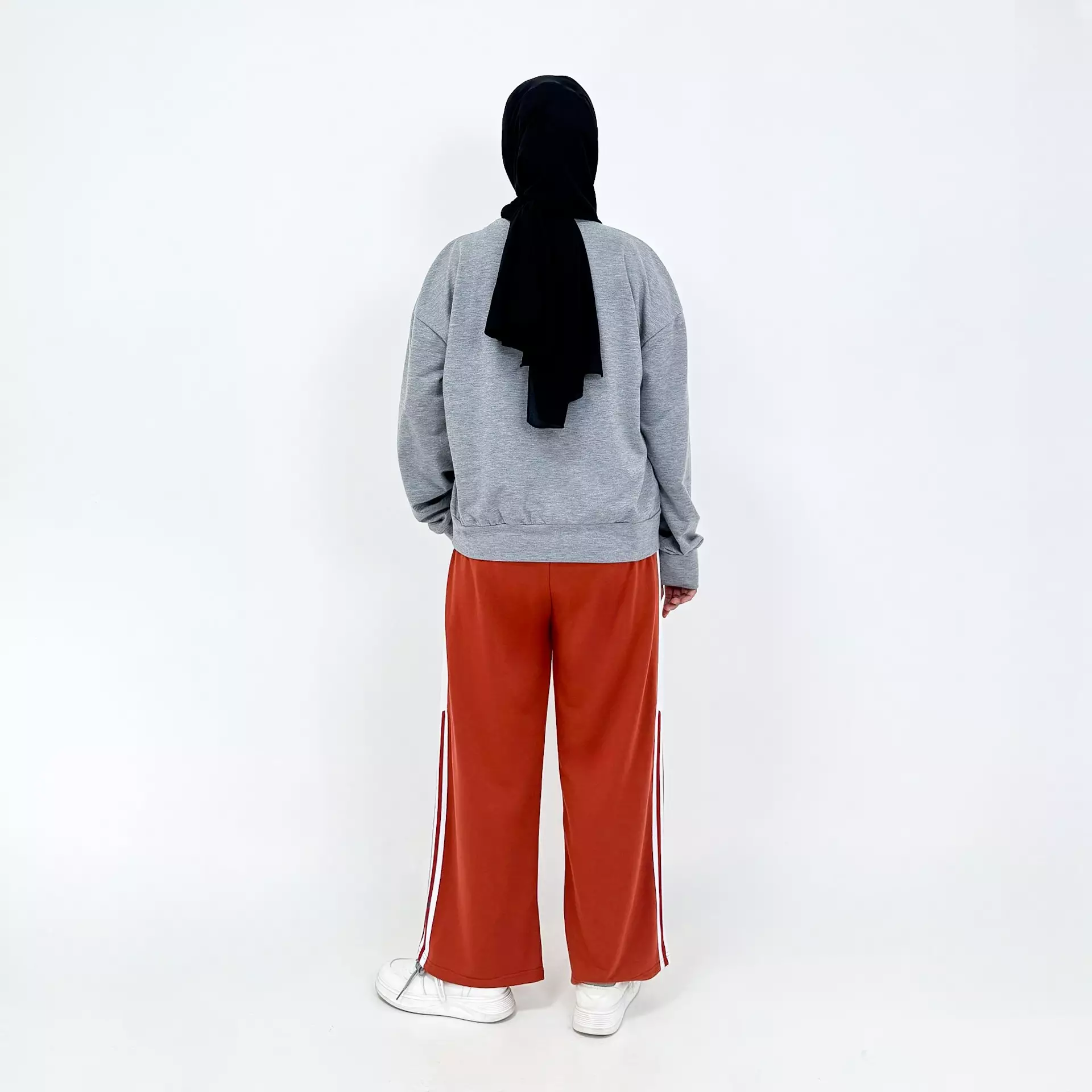 One Set Training Tafita [ABUMUDA-BATA] Setelan Sweater Longpant Muslim Wanita