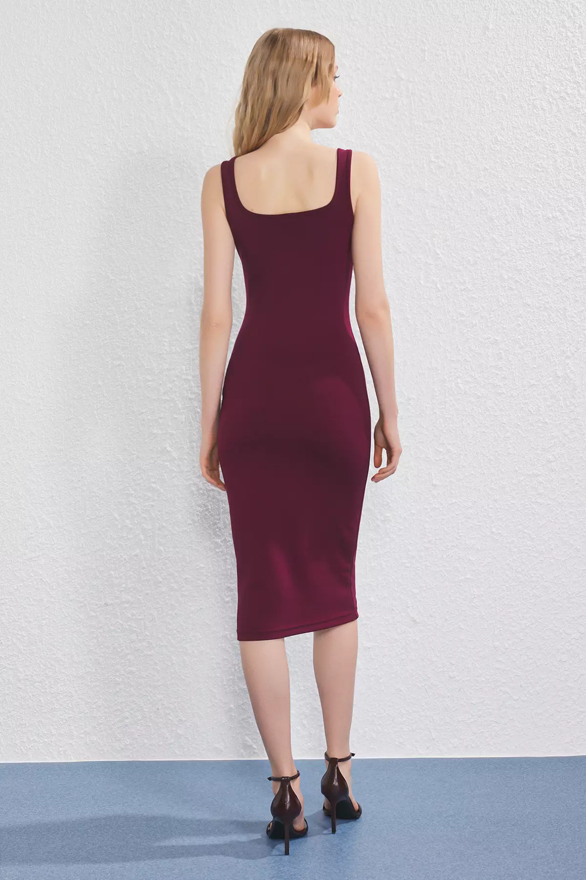 Maroon Midi Bodycone/Body Fitted Knitted Dress TWOSS25EL00774