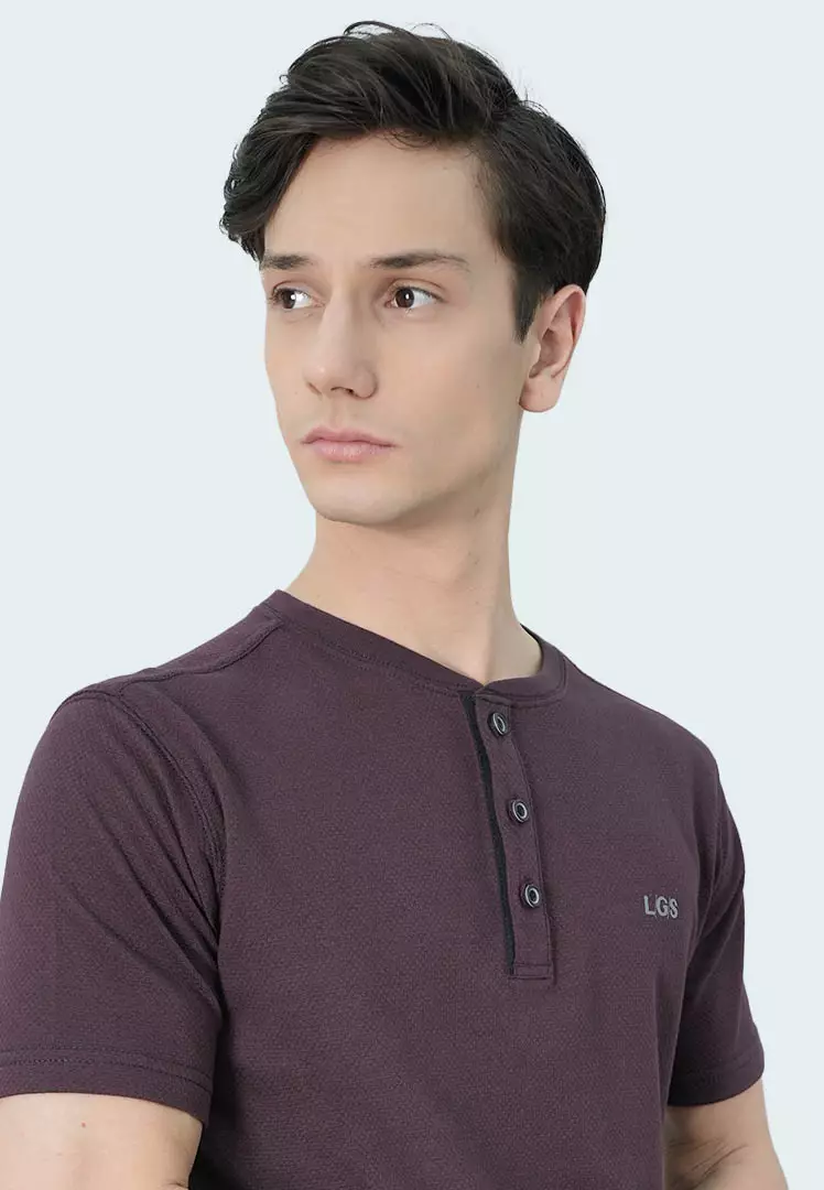 LGS - Kaos Pria - Lengan Pendek - Kancing Dada - Motif Polos - Kerah Henley - Katun Premium - Bertekstur Popcorn - Merah Maroon - JPS.321.S3229F.02.C