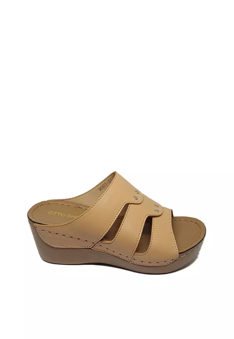 Discount on Otto  shoes - SKU: Honey Tri-Strap Wedge Sandals