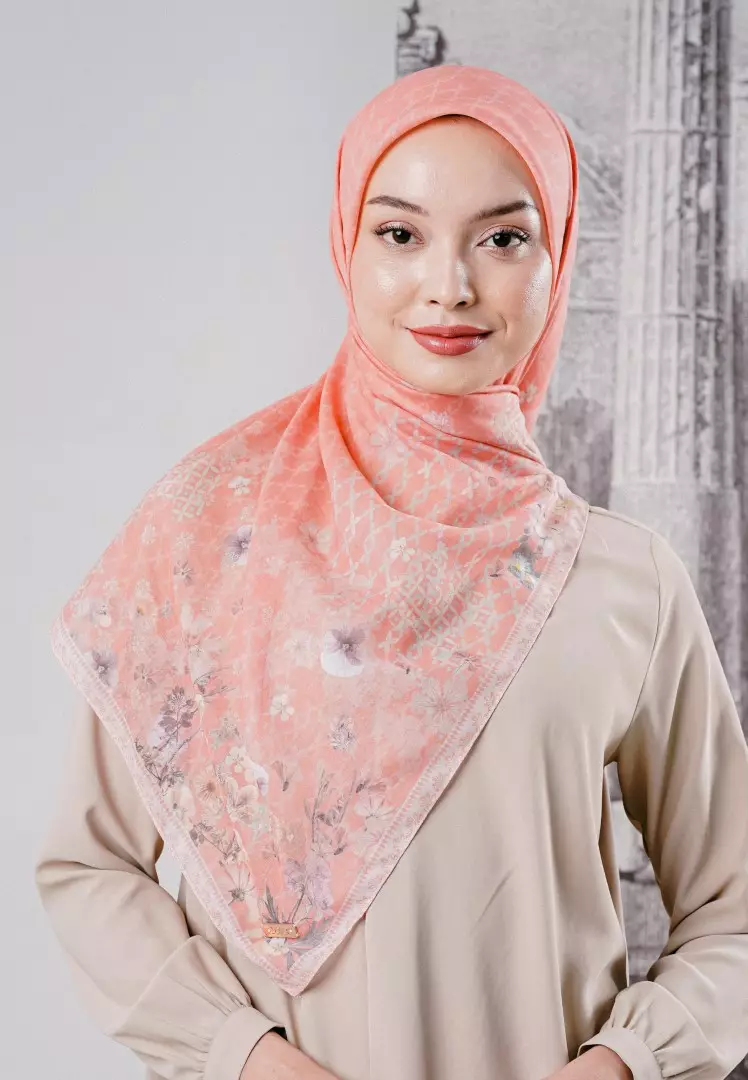 NAVULIA Scarf Peach - Kerudung Hijab Segiempat Motif With BOX - Bahan Voal Premium - Ukuran 115x115