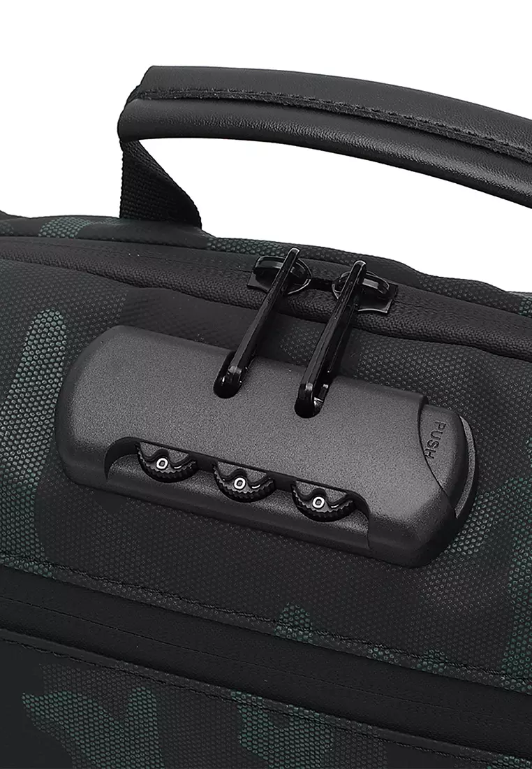 Under armour camo messenger bag hotsell