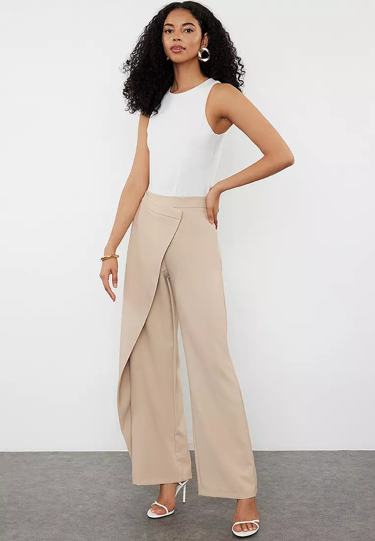 【関税＆送料込み】ChloAC Beige Asymmetrical Trousers 09551b9e06b972127dcd37b25d4a2e
