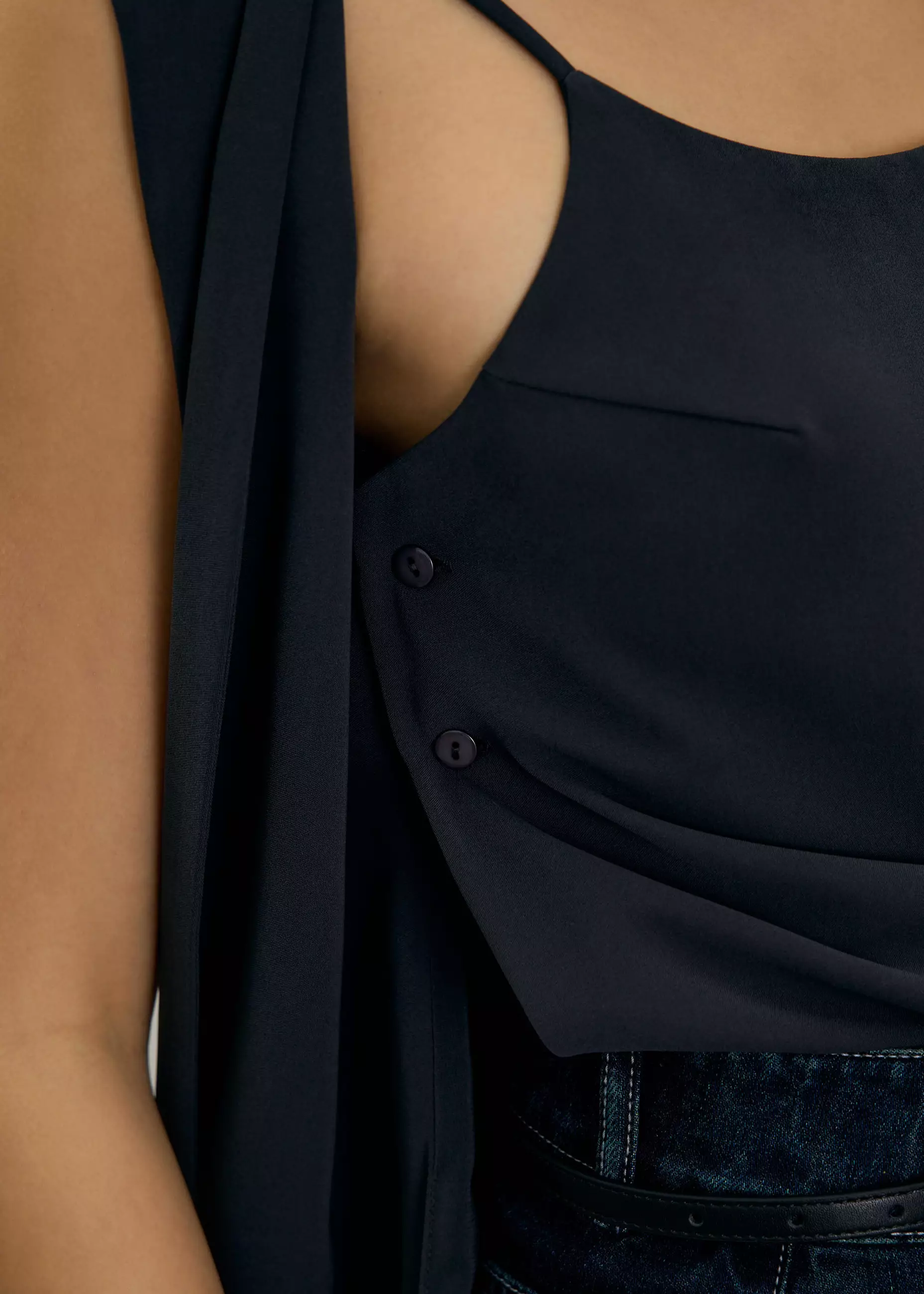 Atasan Wanita - Moira Detachable Tailored Vest Top