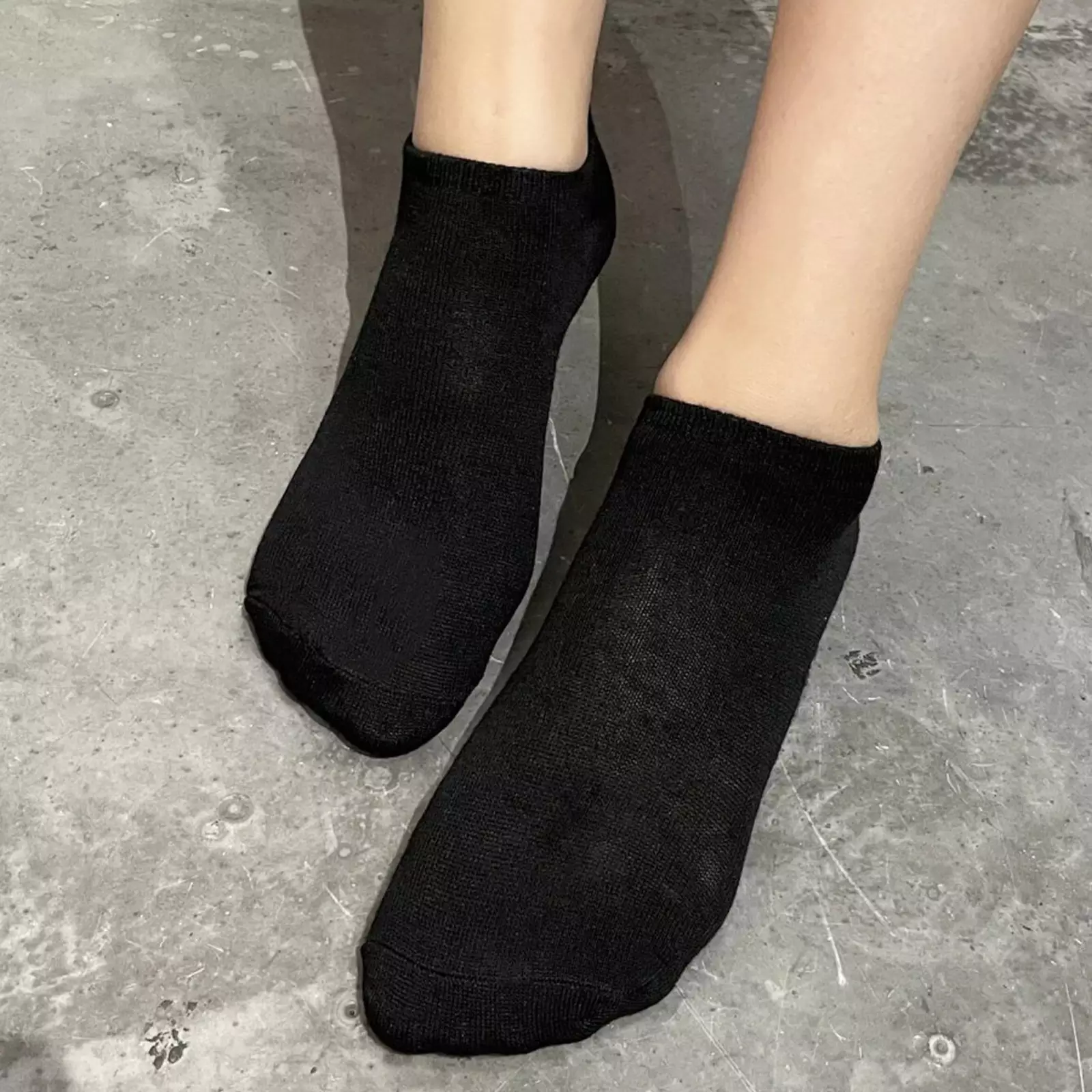 Wakakids Kaos Kaki Polos Pendek Semata Kaki Pria Wanita Dewasa Ankle Socks Venrz Hitam