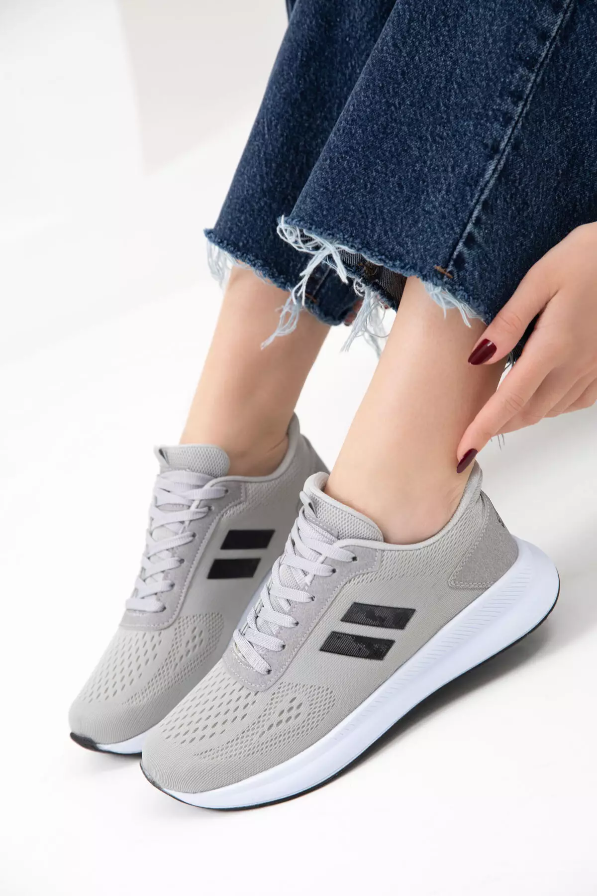 Unisex Ice Sneaker 20242 - Comfortable and Stylish