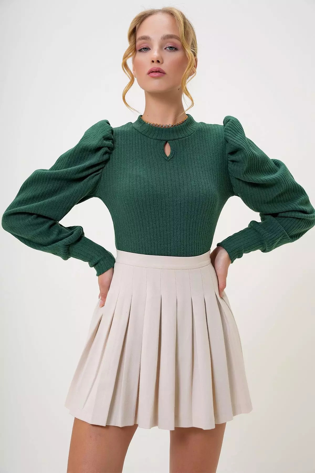 Women's Green Crew Neck Drop Neck Princess Sleeve Knitwear Blouse