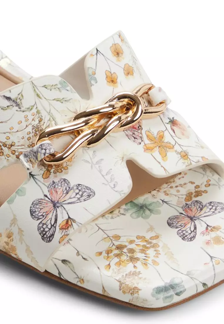 Blaike Sandals