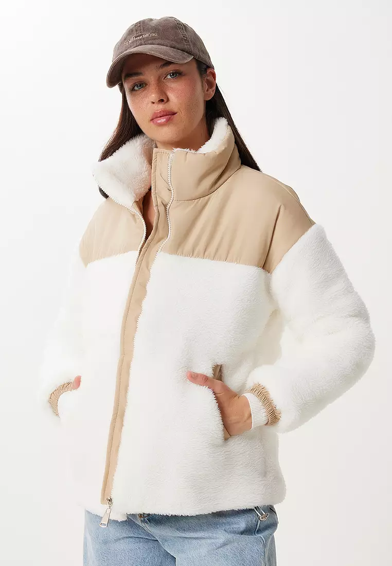 Women's Ecru Beige Contrast Color Plush Coat Dd01377