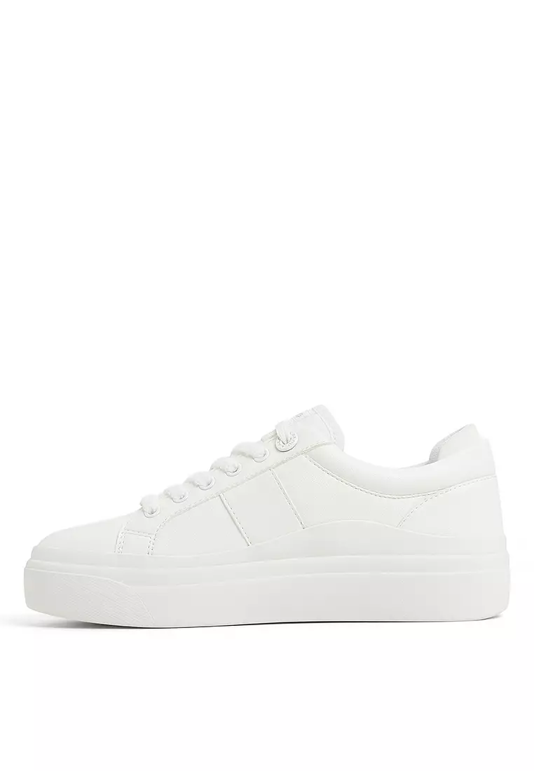 Brynlee Sneakers