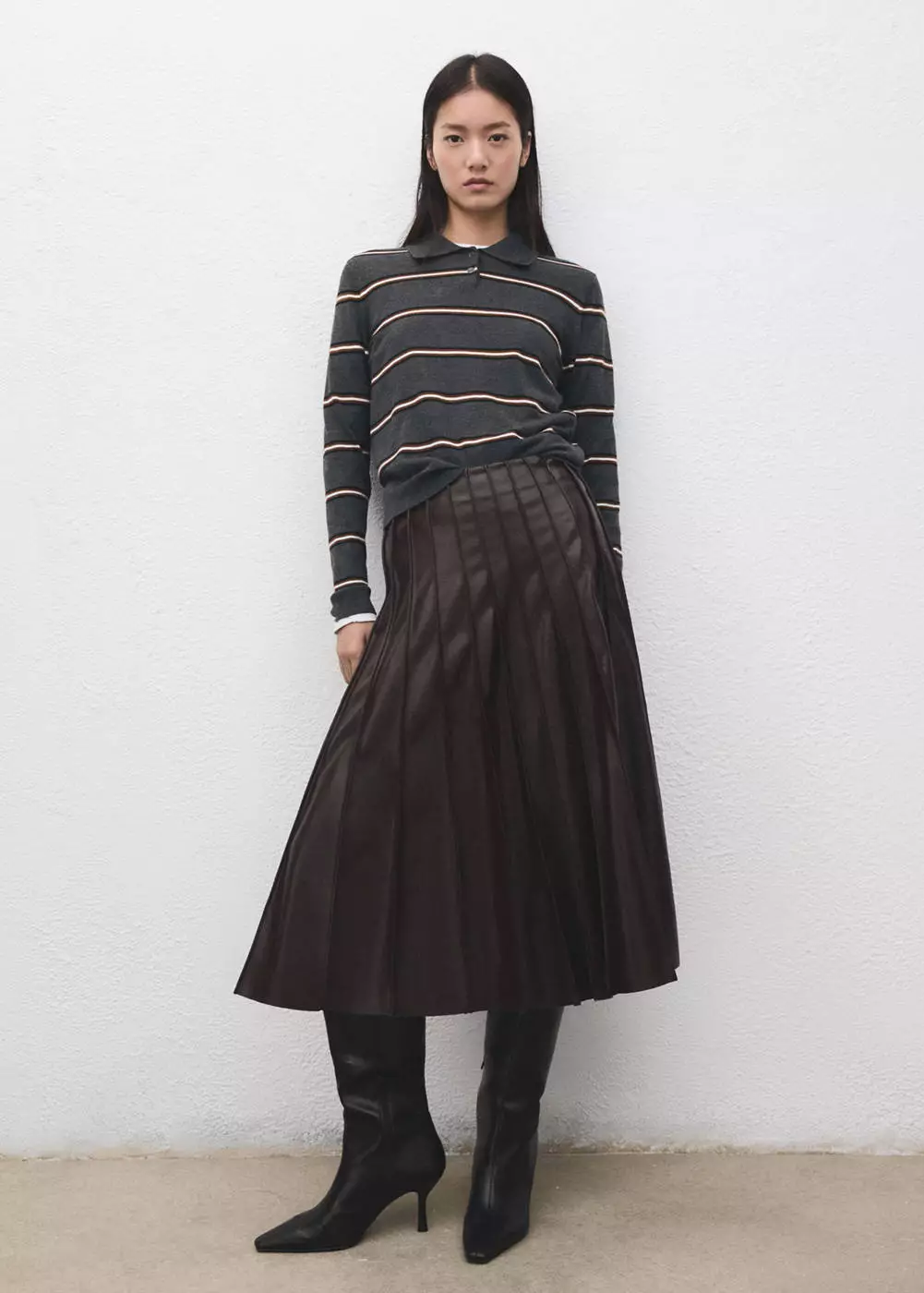 Sweater kerah polo garis-garis