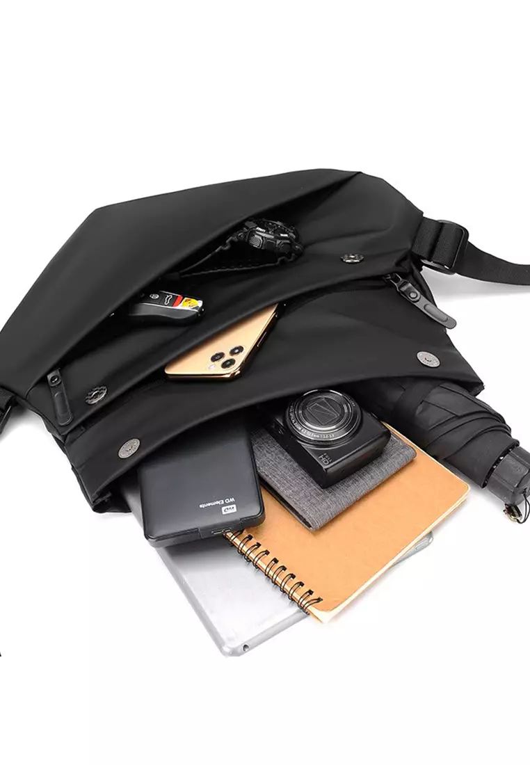 Multifunctional Chest Bag With Adjustable Strap