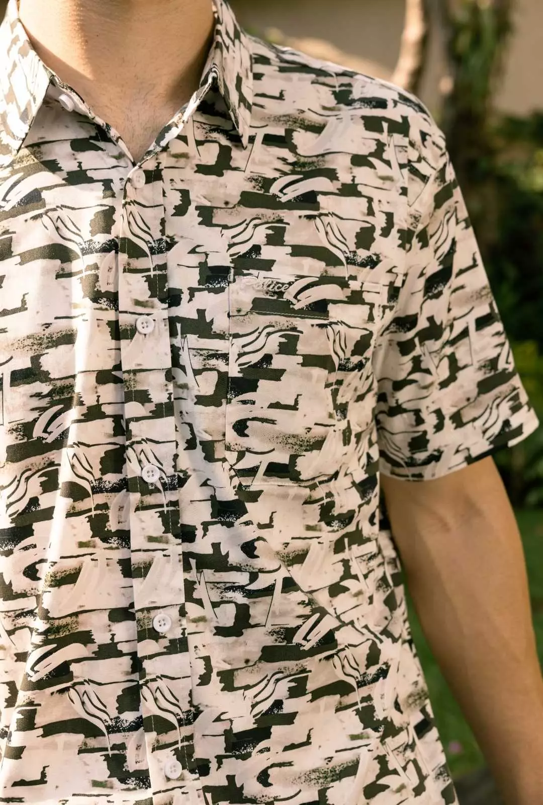 POLICE Kemeja Printing Cotton Tencel Regular Fit Pria