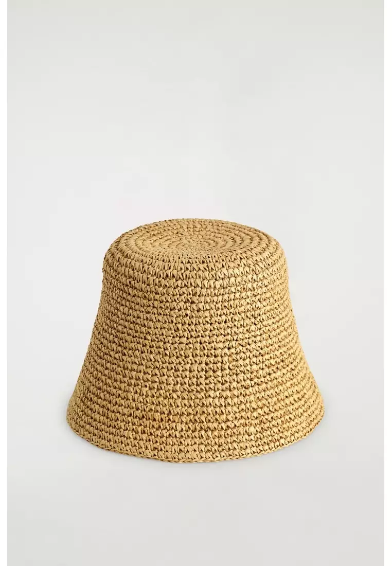 SCULPTED STRAW BUCKET HAT