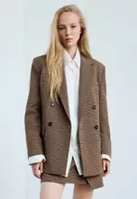 Medium Brown