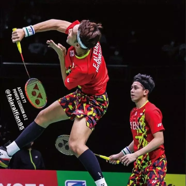 Raket Badmiton YONEX ASTROX 77 SHINE RED ORIGINAL