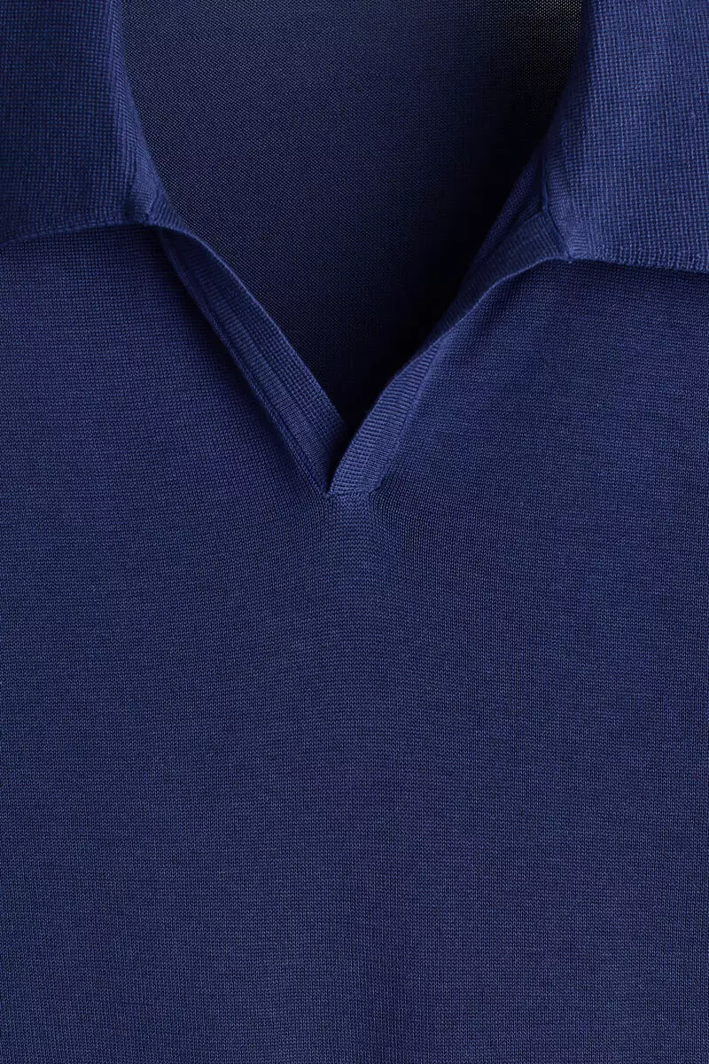 Regular Fit V-neck polo shirt