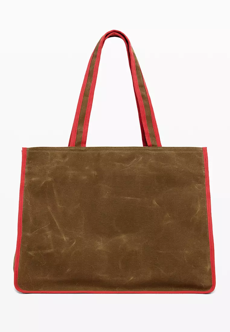 Shopper bag with large pocket
