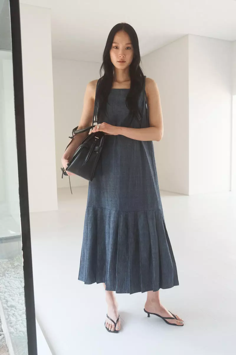 chinese dress ladies ebossy Stretchy Smocked Denim Dress for Women Sleeveless Babydoll Button  Down Midi Long Jean Dresses (XS, Blue) at Amazon Women's Clothing store