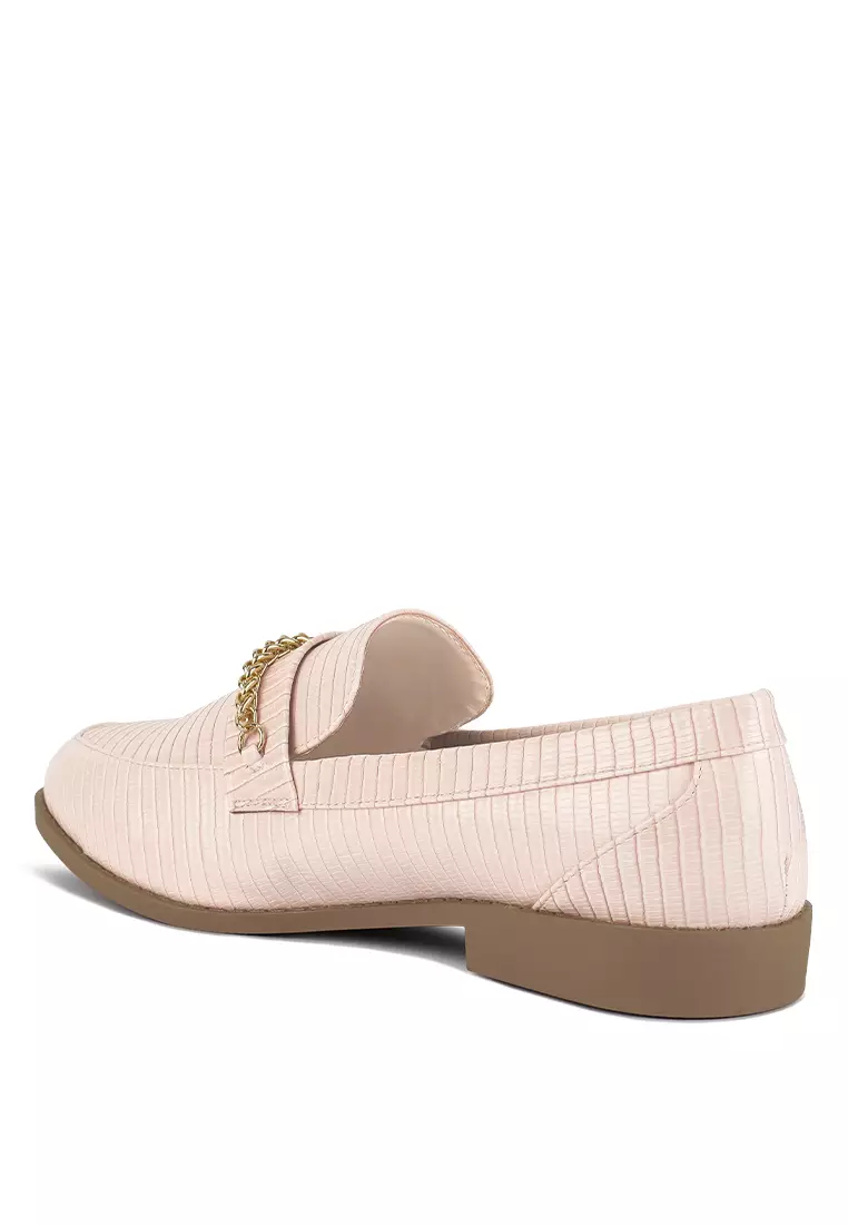 Nude Low Block Loafers Adorned with Golden Chain