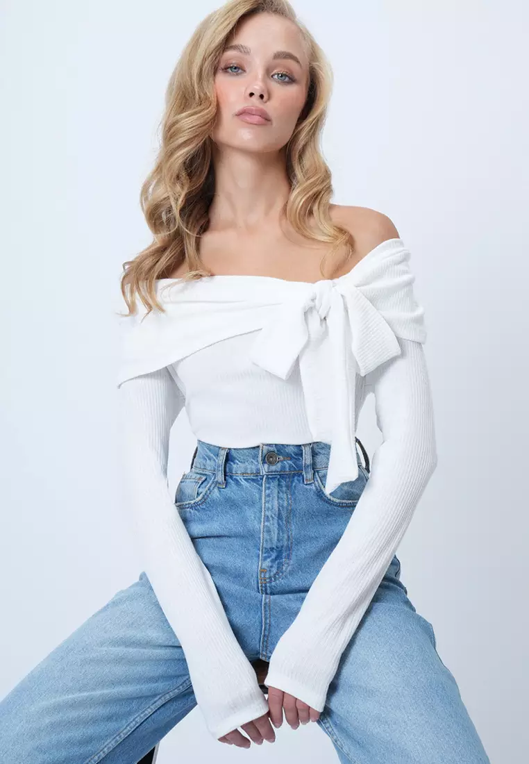 Bow-Tie Knitted Blouse