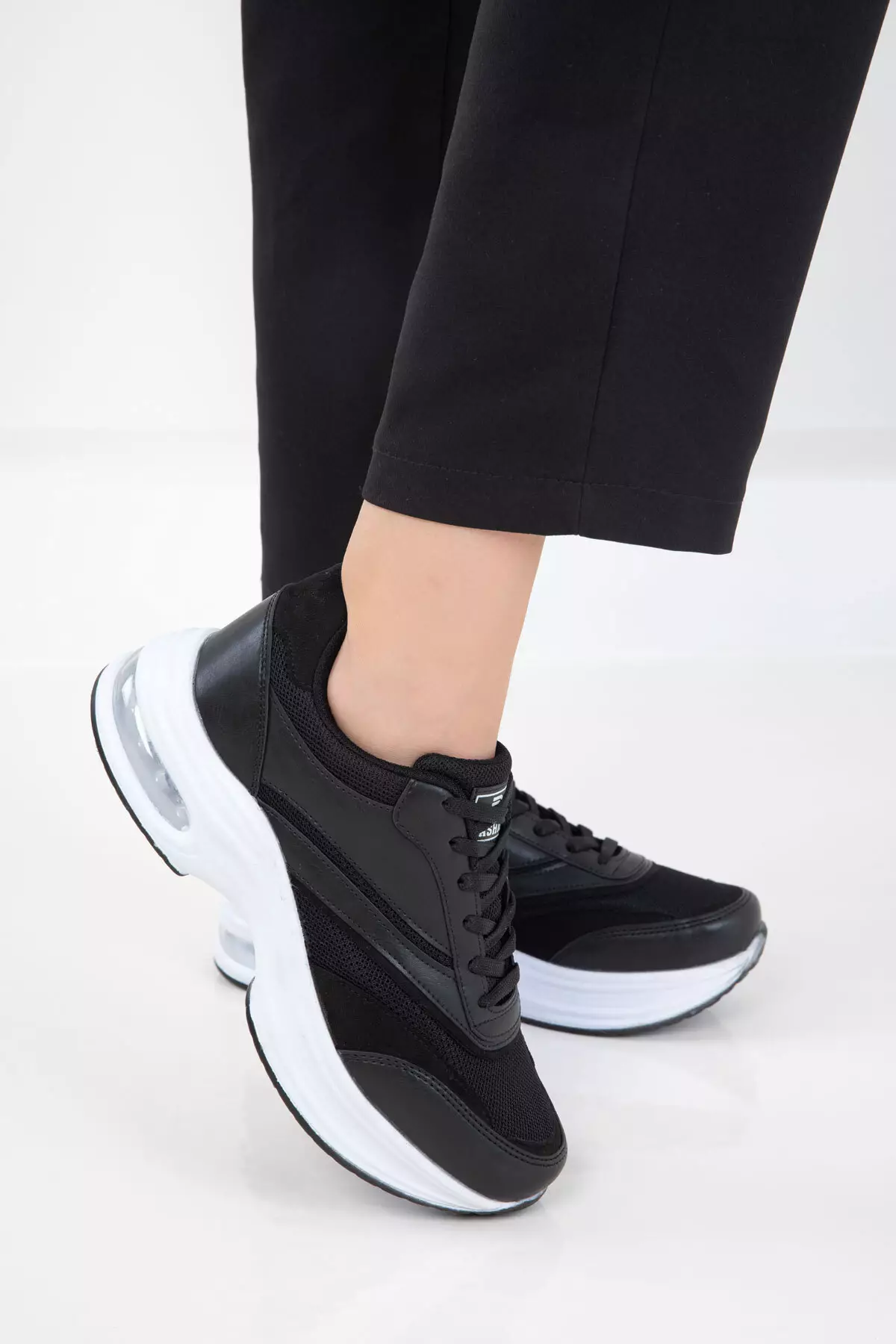 Black Women's Sneaker 20763