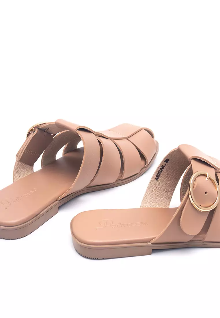Abigail Flat Sandals in Mocca